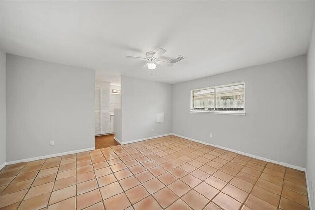Building Photo - BELOW MARKET RENT!