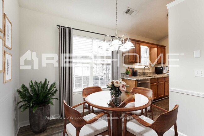 Foto del edificio - 125 W Village Ct