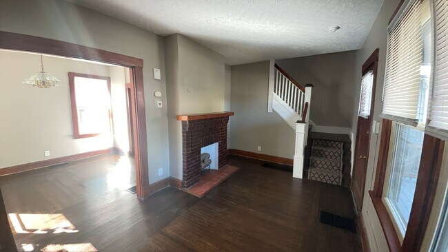 Building Photo - 2629 Lysle Ln