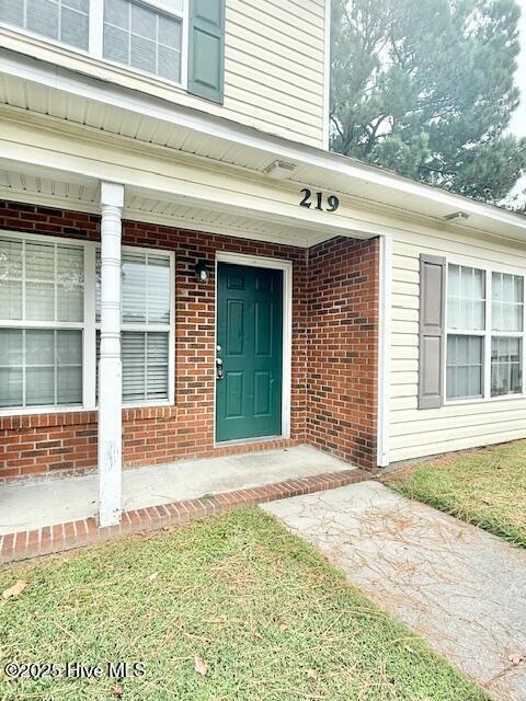 Building Photo - 219 Palace Cir