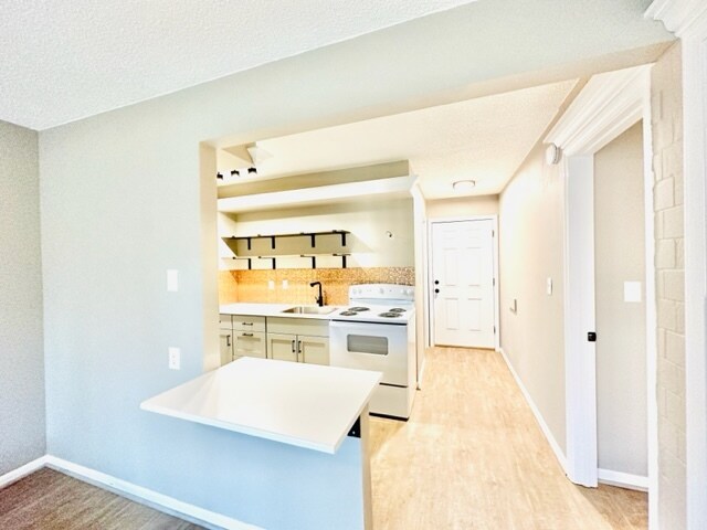 Building Photo - 411 E 2nd St