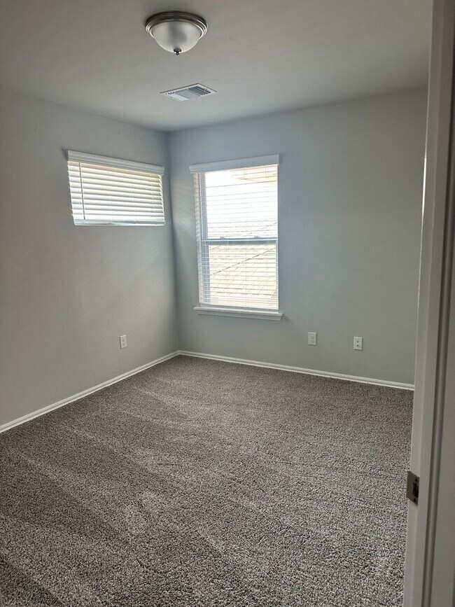 Building Photo - FIRST MONTH FREE!