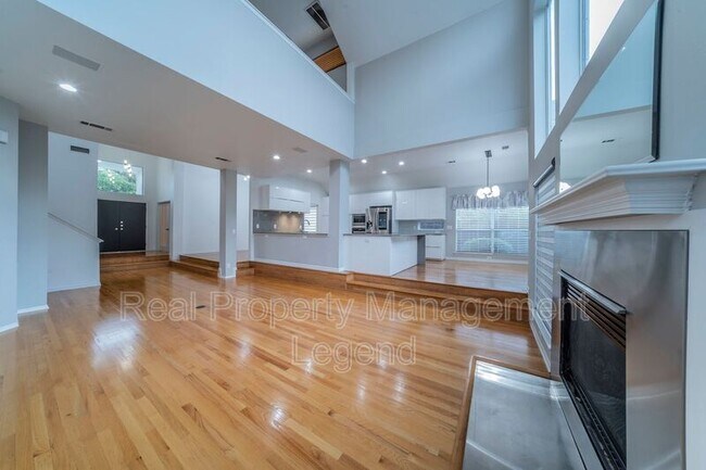 Building Photo - 961 Kingwood Cir