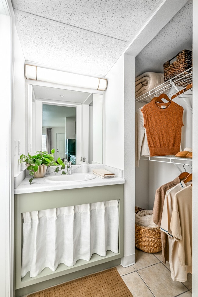 Model Apartment - Live Oak Apartments