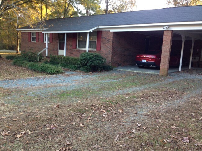 Building Photo - 3703 Price Short Cut Rd