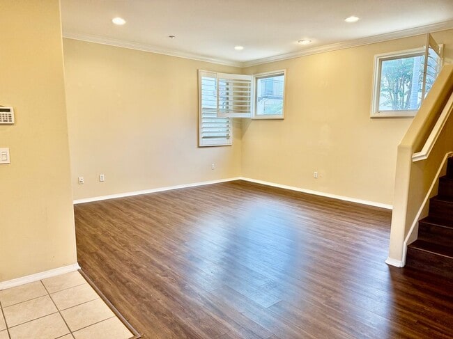 Foto del edificio - 2903 W Edinger Ave