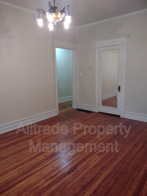Building Photo - 1456 S 4th St