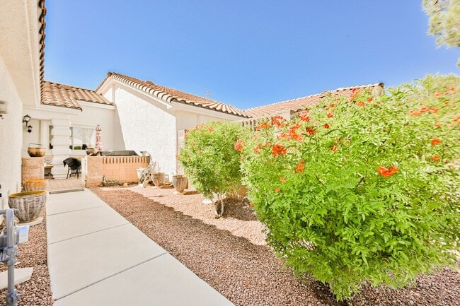 Building Photo - Summerlin - Single Story Townhome -