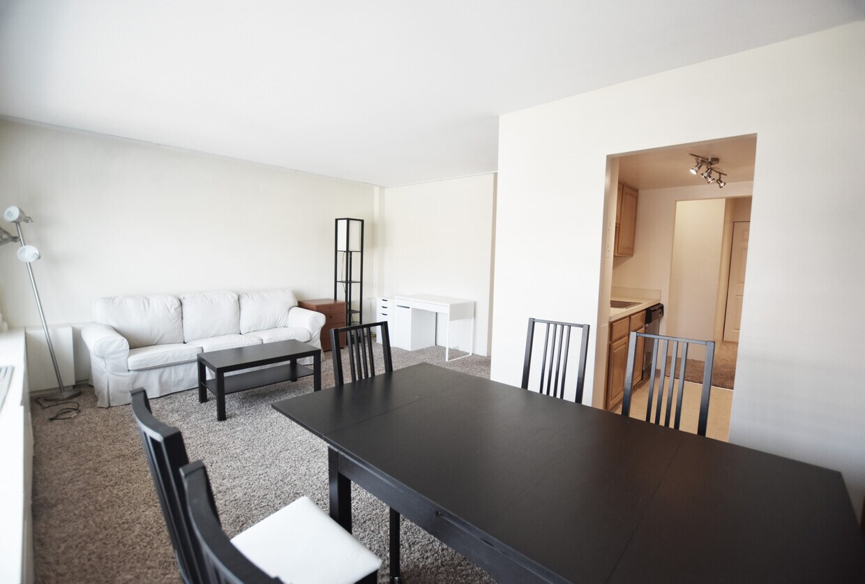 Foto principal - 555 E William St