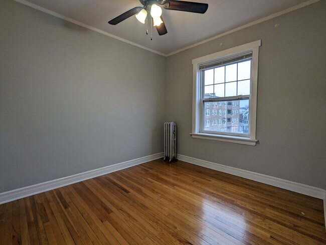 Building Photo - 4406 N Rockwell St