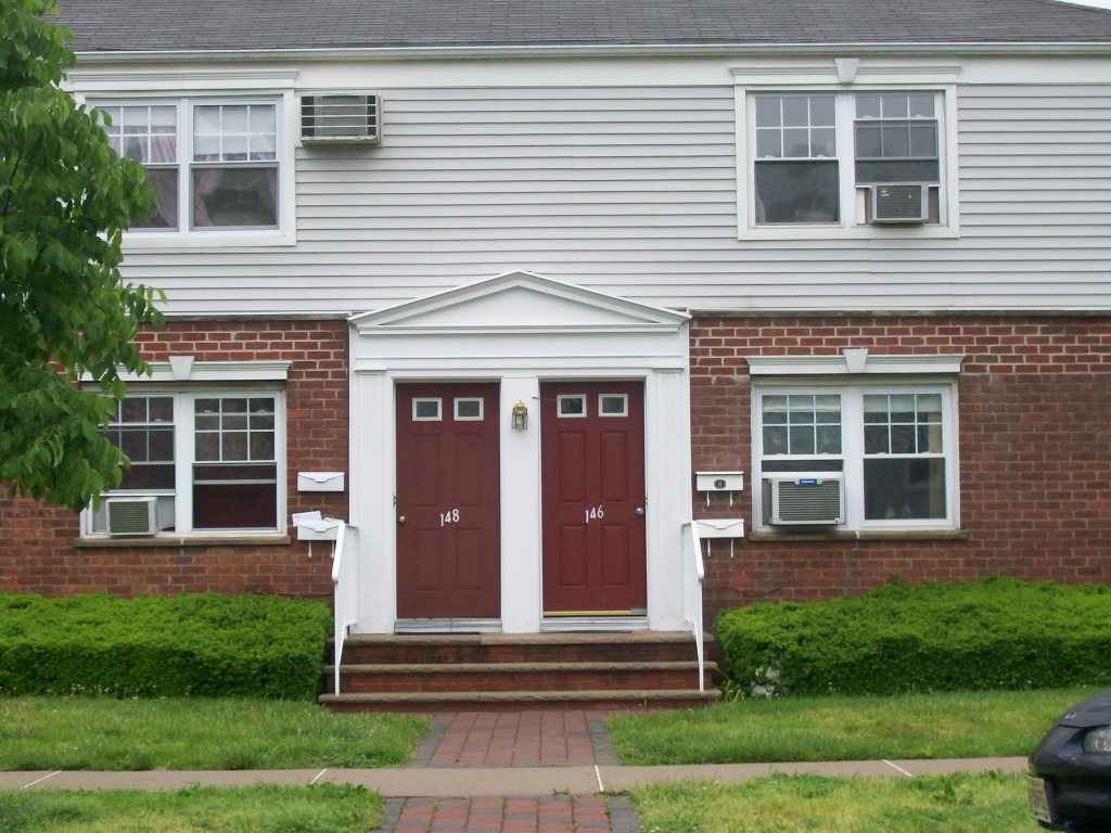 Primary Photo - 148 Vanderburgh Ave