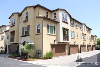 Building Photo - 17558 Water Garden Ct