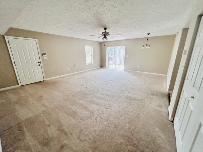 Building Photo - 38 Rosette Ln