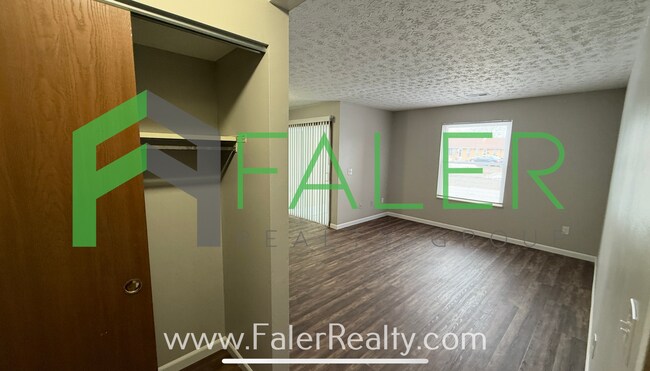 Foto del edificio - 5265-5303 Belle Isle Dr