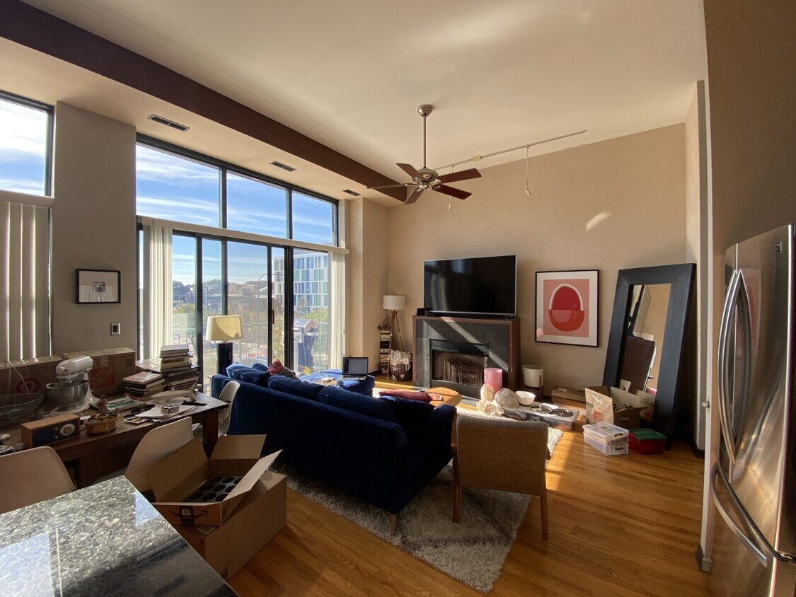 Primary Photo - 3631 N Halsted St