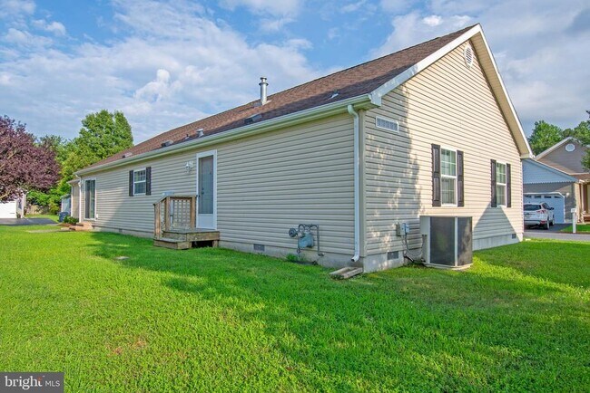 Foto del edificio - 192 Daffodil Dr