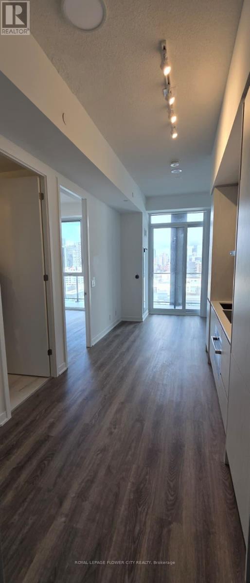 Photo du bâtiment - 180 Front St E