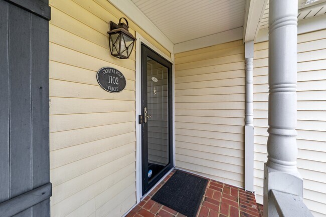 Foto del edificio - 1102 Crystalwood Cir