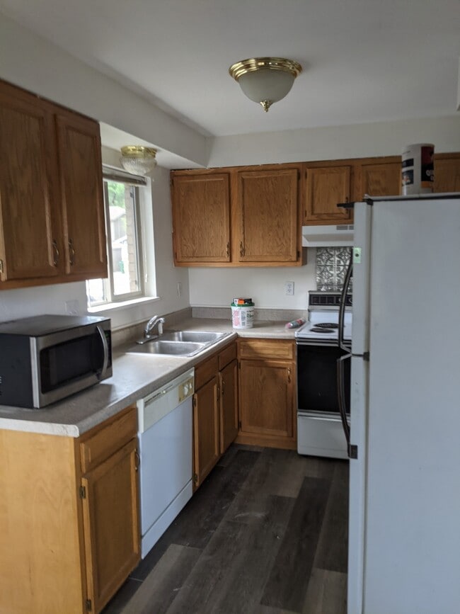 Building Photo - 8990 W 63rd Ave