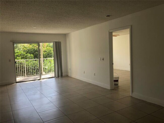 Foto del edificio - 5051 Wiles Rd