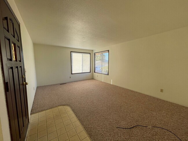 Building Photo - GREP2739