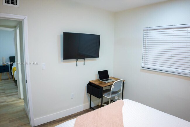 Foto del edificio - 3431 NW 10th Ave