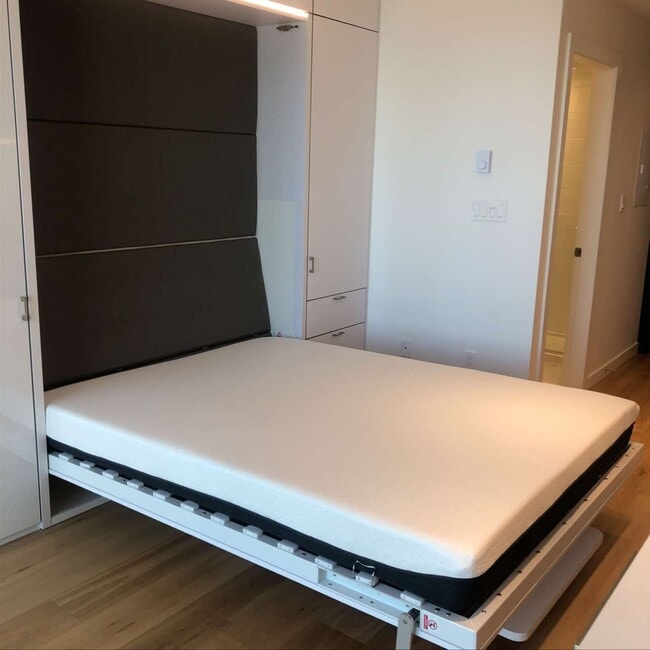 Building Photo - 13438 Central Ave