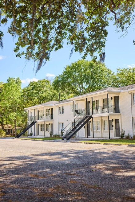 Building Photo - River Front Apartments