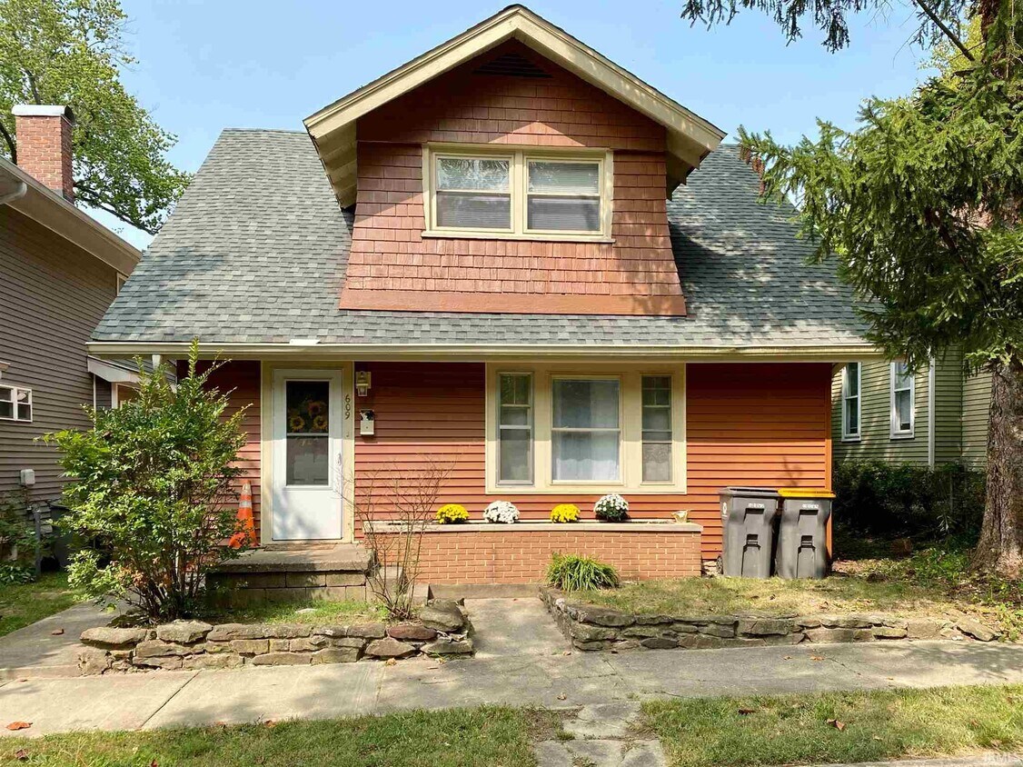 Foto principal - 609 E University St