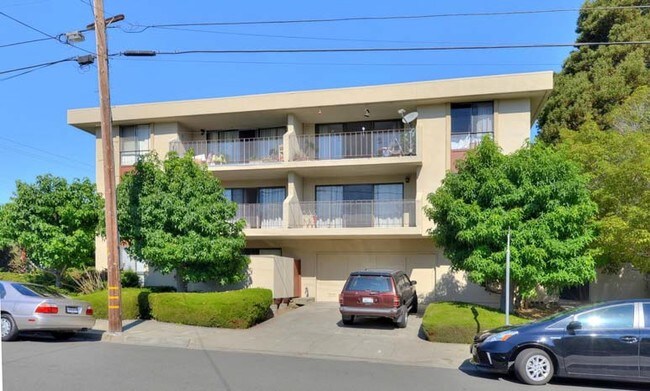 Building Photo - 251 San Anselmo Ave S
