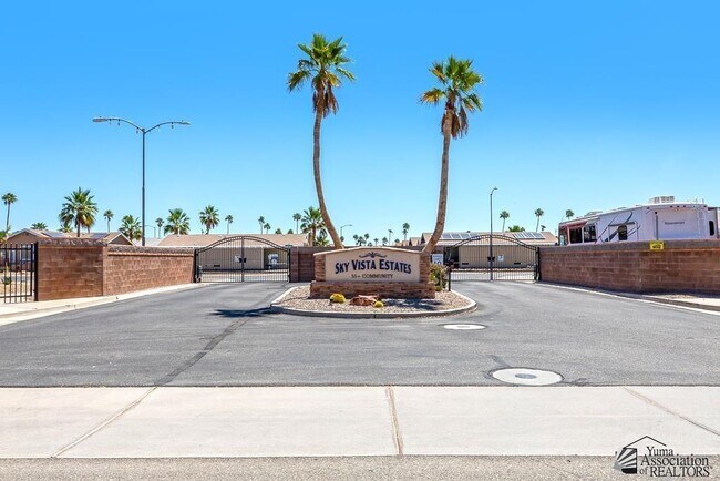 Foto del edificio - 5584 E 34th St