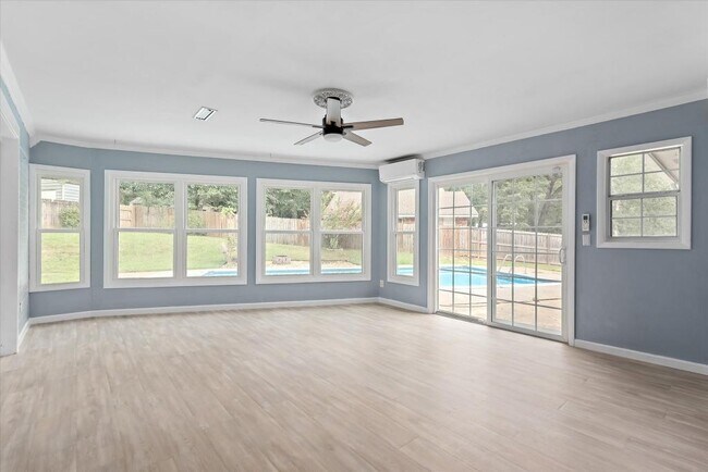 Foto del edificio - 106 Wind Creek Ln