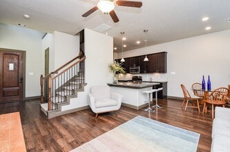 Building Photo - 78 Aventura Pl