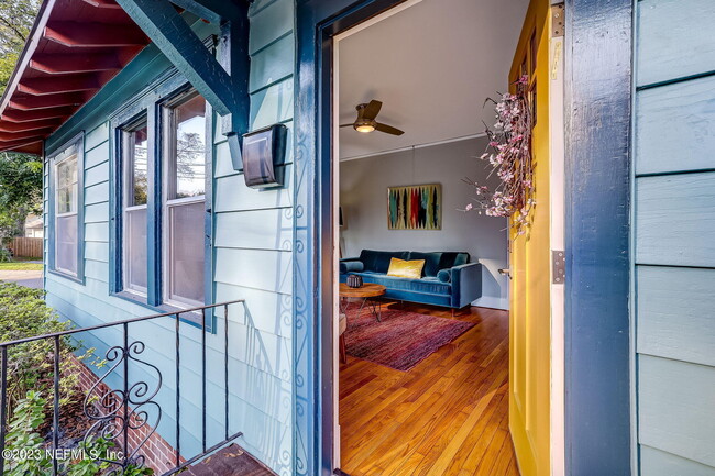 Foto del edificio - 1019 Lark St