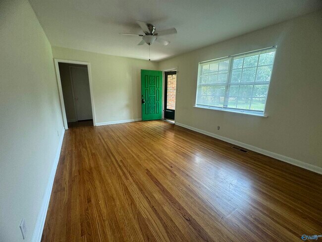 Foto del edificio - 3100 Knollwood Cir NW