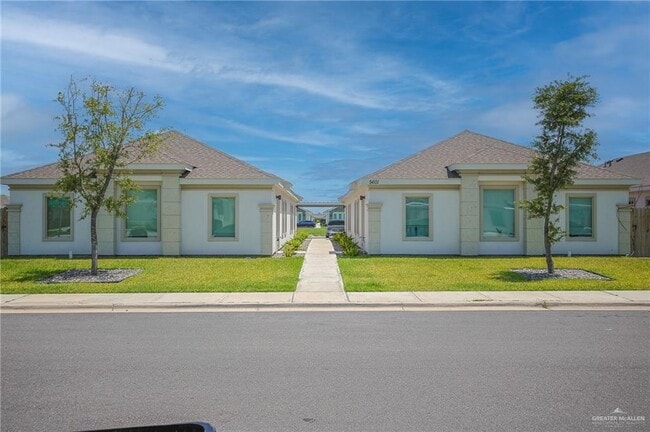 Foto del edificio - 14 Sandpiper Ave