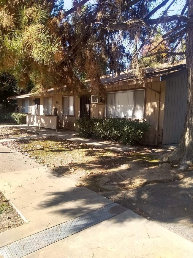 Building Photo - 237 B St