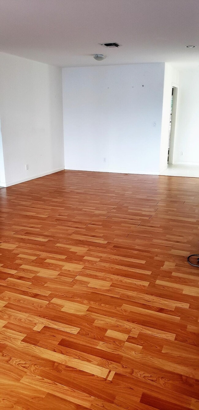 Building Photo - 1700 Presidential Way