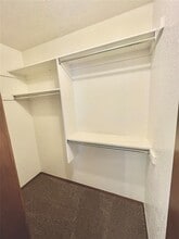 Building Photo - 1901 E Lindsey St