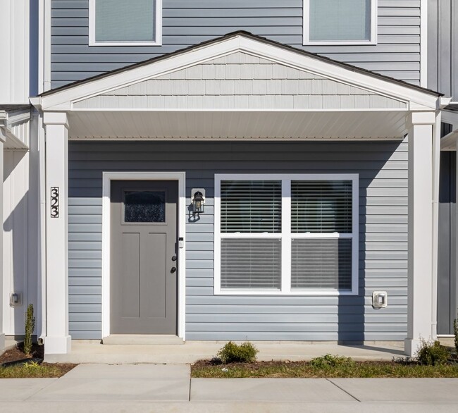 Foto del edificio - Beautiful Townhome in Clarksville!