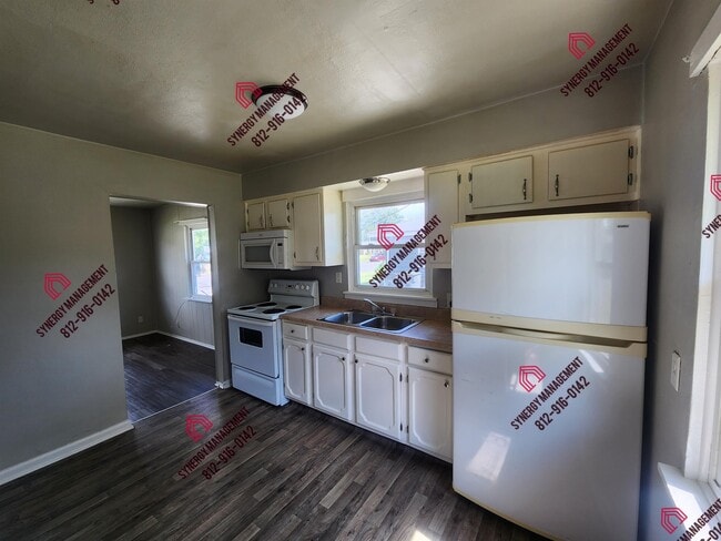 Building Photo - 2051 Covert Ave