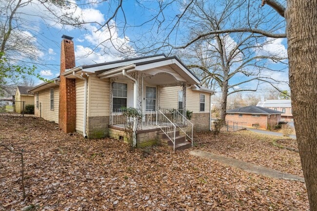 Building Photo - Amazing 3-Bedroom Home on a Great Street —...