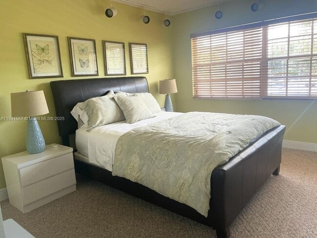 Foto del edificio - 555 Oaks Ln