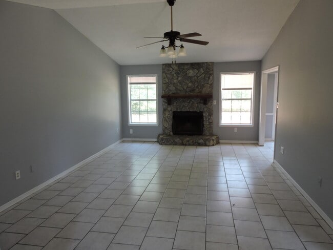 Building Photo - 215 Grand Prix Dr