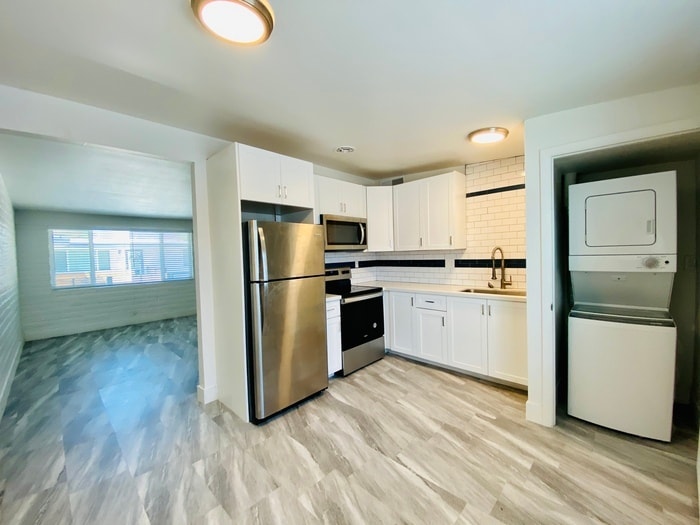 Foto principal - 2935 N Euclid Ave