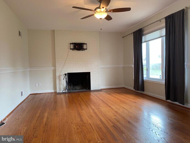 Building Photo - 3611 Dannys Ln
