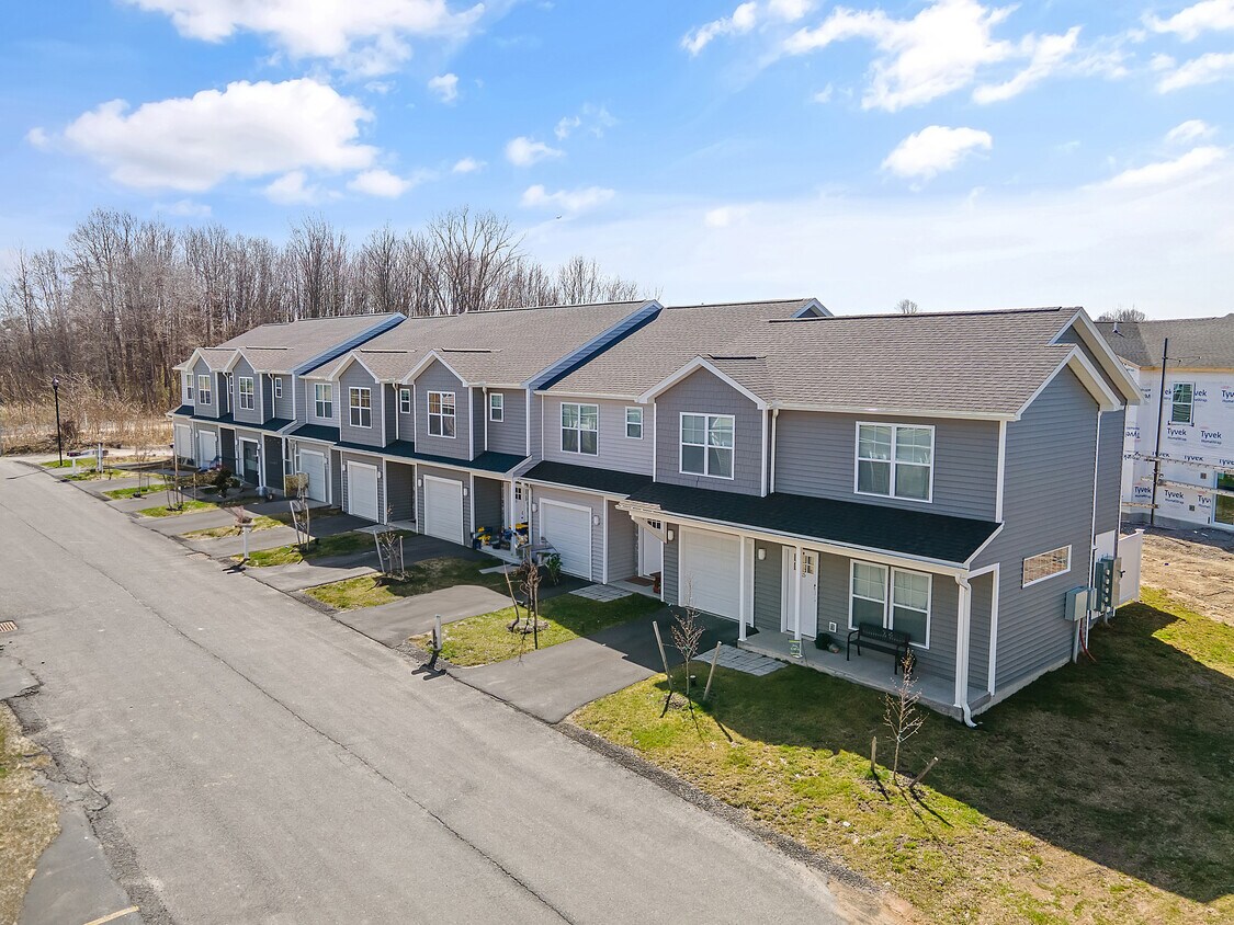 Marion Gardens Townhomes Townhomes for Rent Baldwinsville, NY