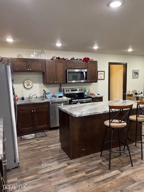 Building Photo - 2 br, 1 bath Duplex - 3717 Flynn Place