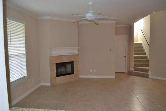 Building Photo - 5702 Logan Park Dr