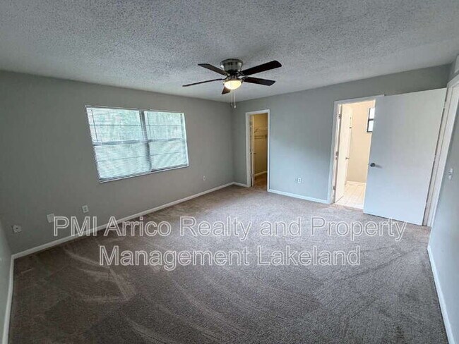 Foto del edificio - 3584 Raintree Cir
